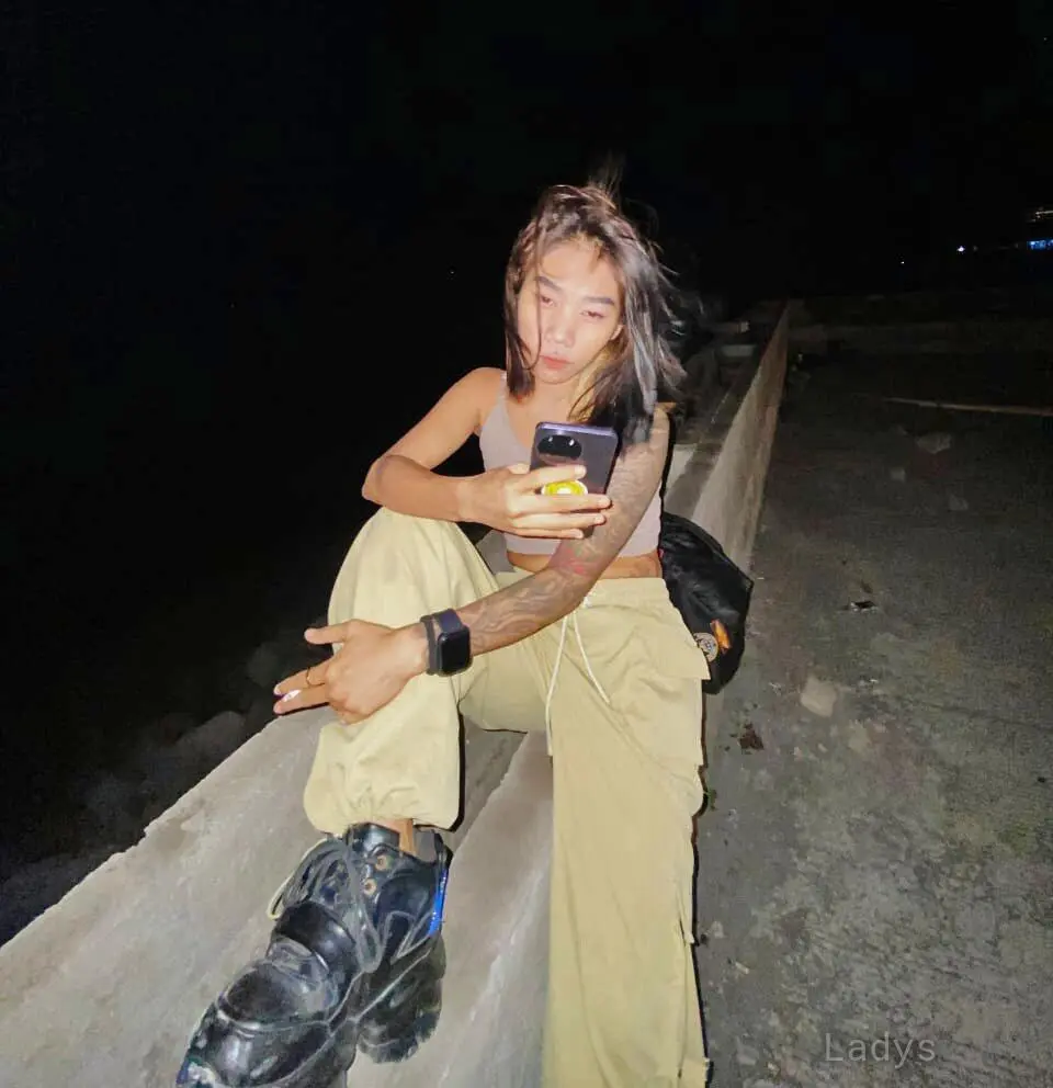 Flora (25) – Call Girl & Independent Escort Service in Palembang - Gallery Photo 8