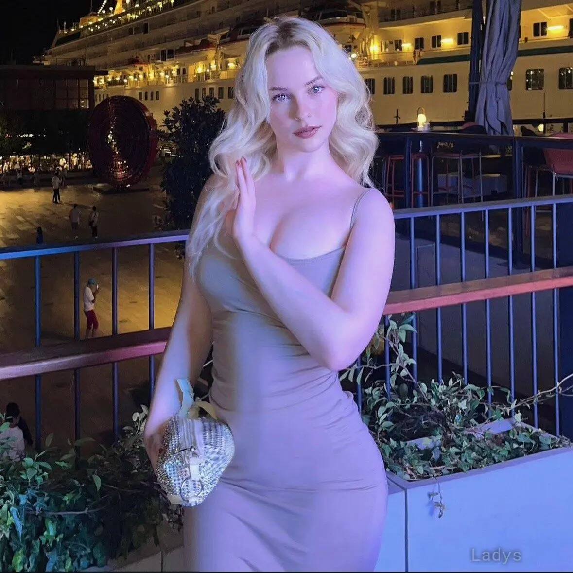 Java (20) – Call Girl & Independent Escort Service in Palembang - Gallery Photo 4