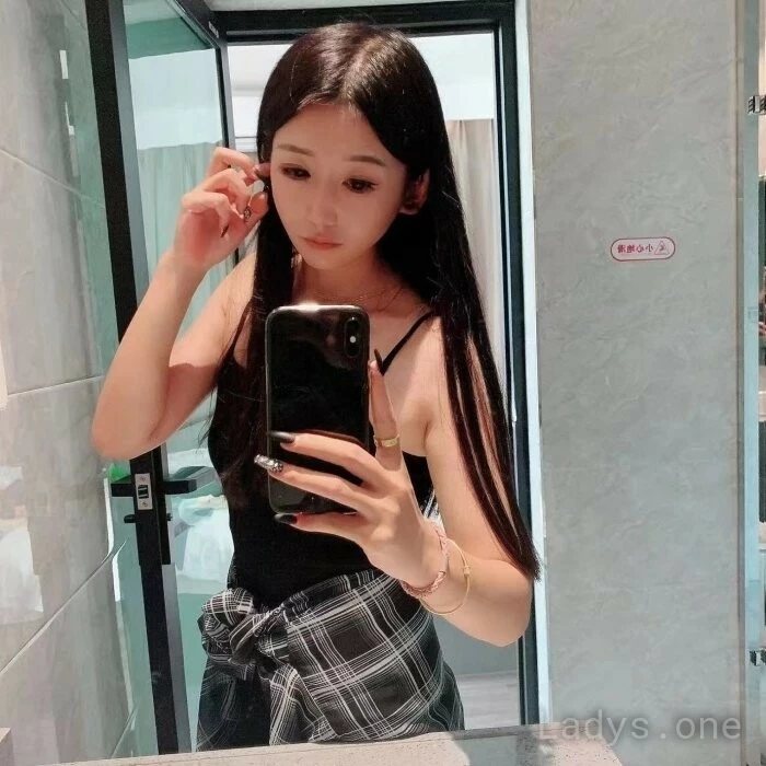 Yoyo (22) – Call Girl & Independent Escort Service in Pančevo - Gallery Photo 2