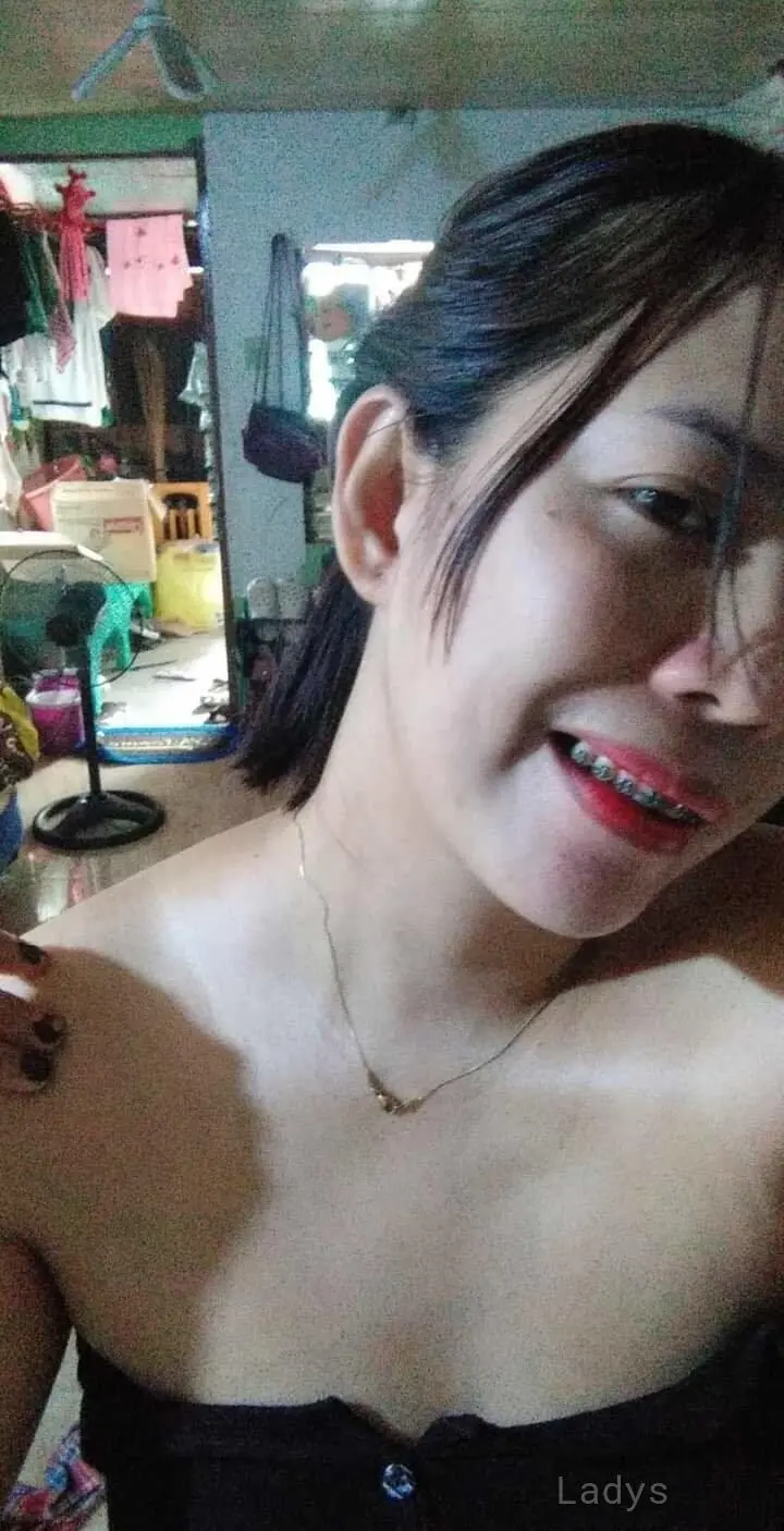 Bezzy (26) – Call Girl & Independent Escort Service in Paranaque City - Gallery Photo 3
