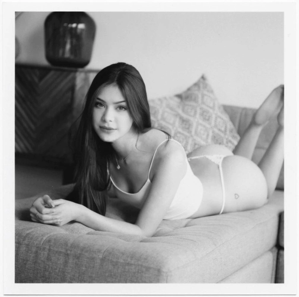 Jade (20) – Call Girl & Independent Escort Service in Paradise - Gallery Photo 5