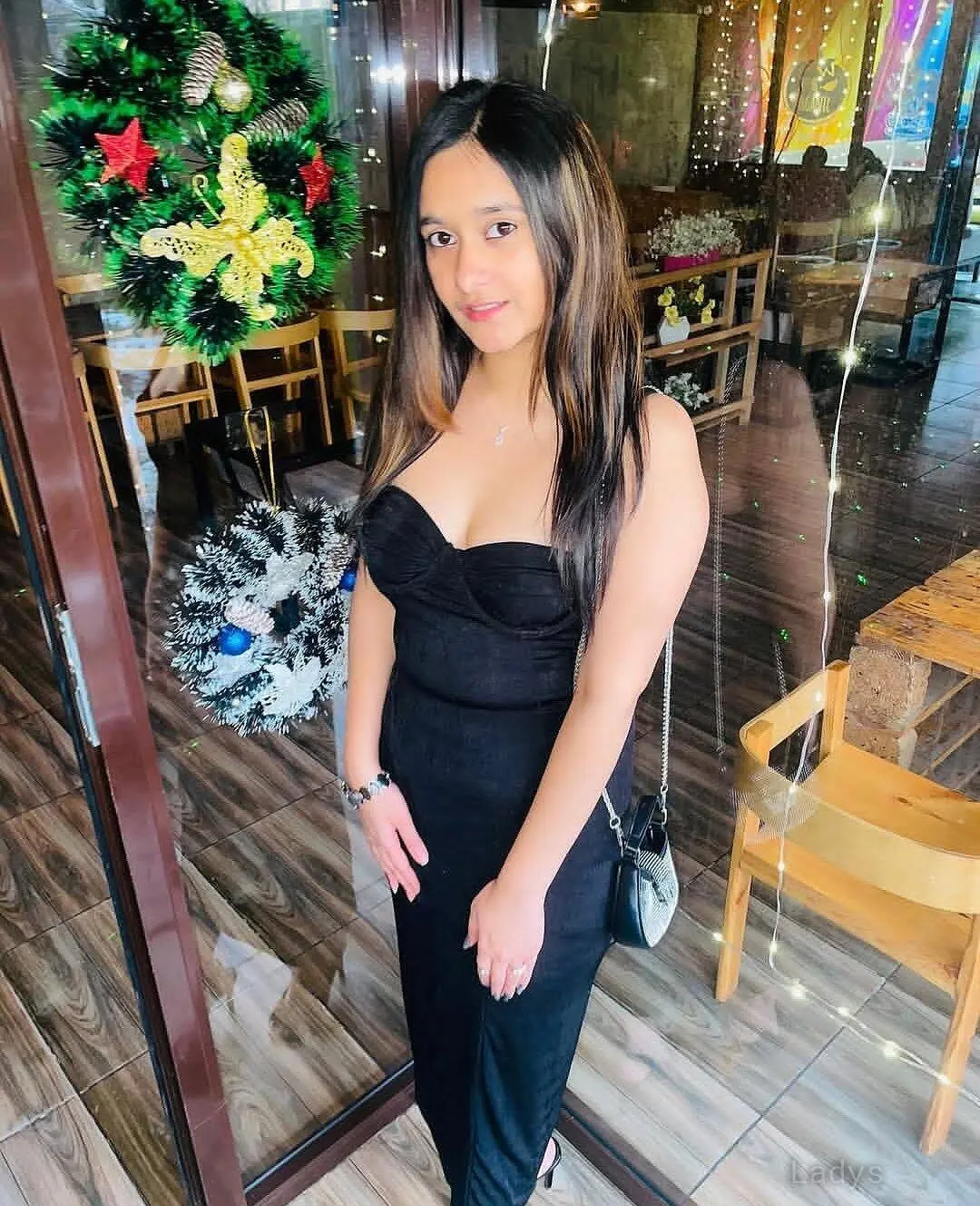 Aalya (22) – Call Girl & Independent Escort Service in Paris - Gallery Photo 2