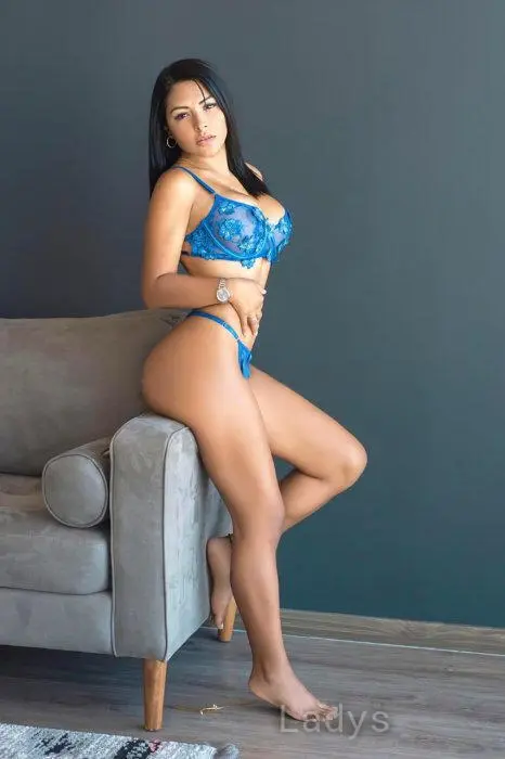 Almenda (34) – Call Girl & Independent Escort Service in Paris - Gallery Photo 4