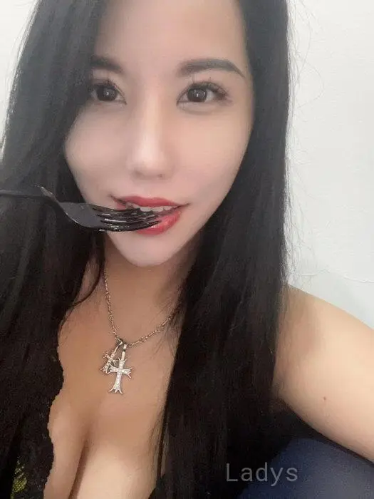 Youyou (25) – Call Girl & Independent Escort Service in Paris - Gallery Photo 3