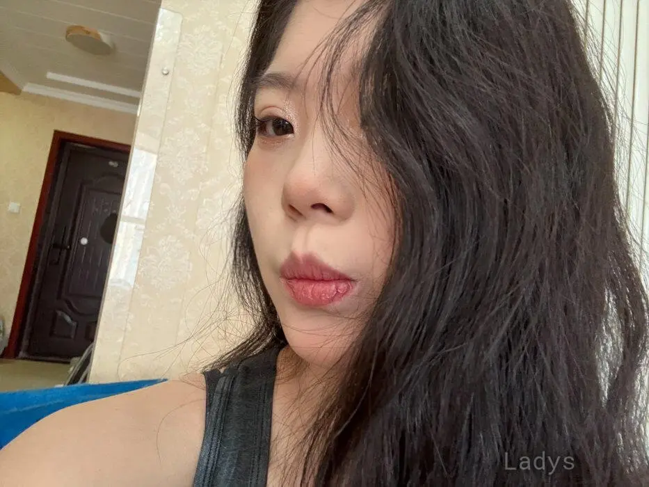 Anni (25) – Call Girl & Independent Escort Service in Paris - Gallery Photo 2