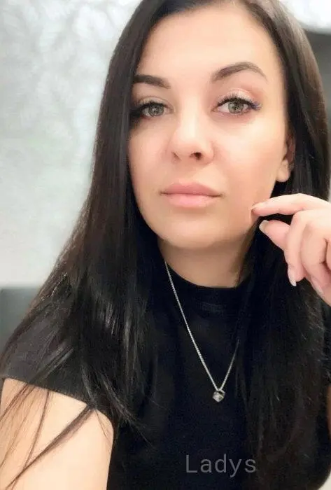Sara (26) – Call Girl & Independent Escort Service in Paris - Gallery Photo 3