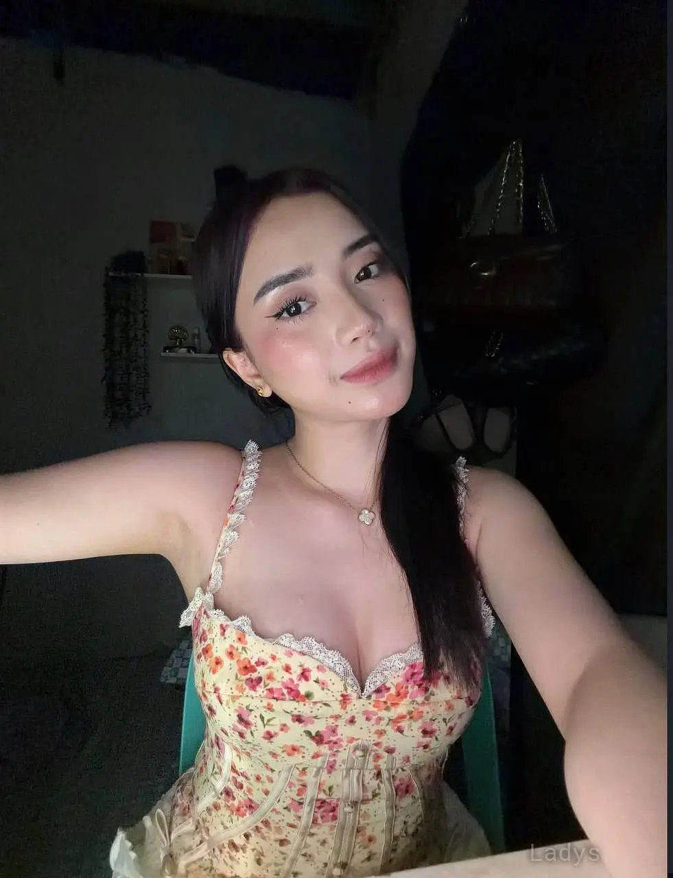 Zoe (23) – Call Girl & Independent Escort Service in Pasig City - Gallery Photo 2