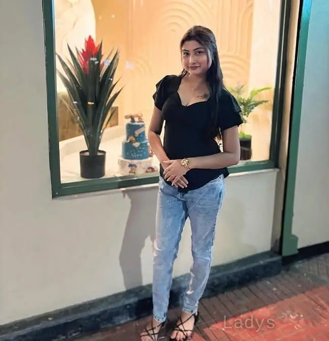Kavya (22) – Call Girl & Independent Escort Service in Patna - Gallery Photo 4