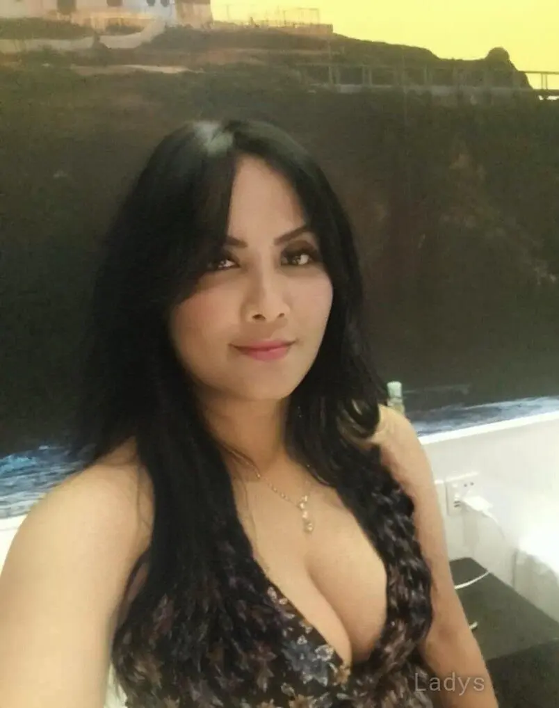 Namira (37) – Call Girl & Independent Escort Service in Penang - Gallery Photo 3