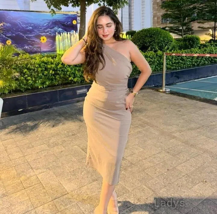Aalya (20) – Call Girl & Independent Escort Service in Penang - Gallery Photo 2