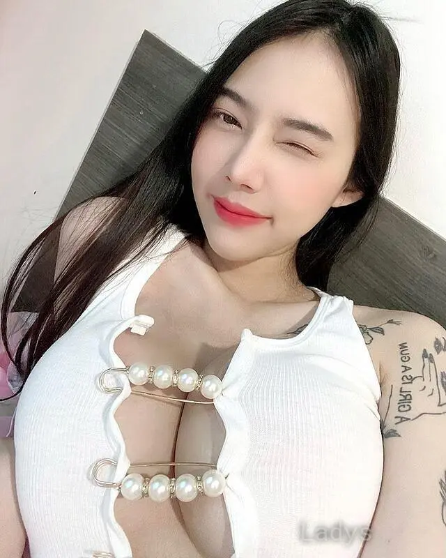 Olivia (23) – Call Girl & Independent Escort Service in Penang - Gallery Photo 4