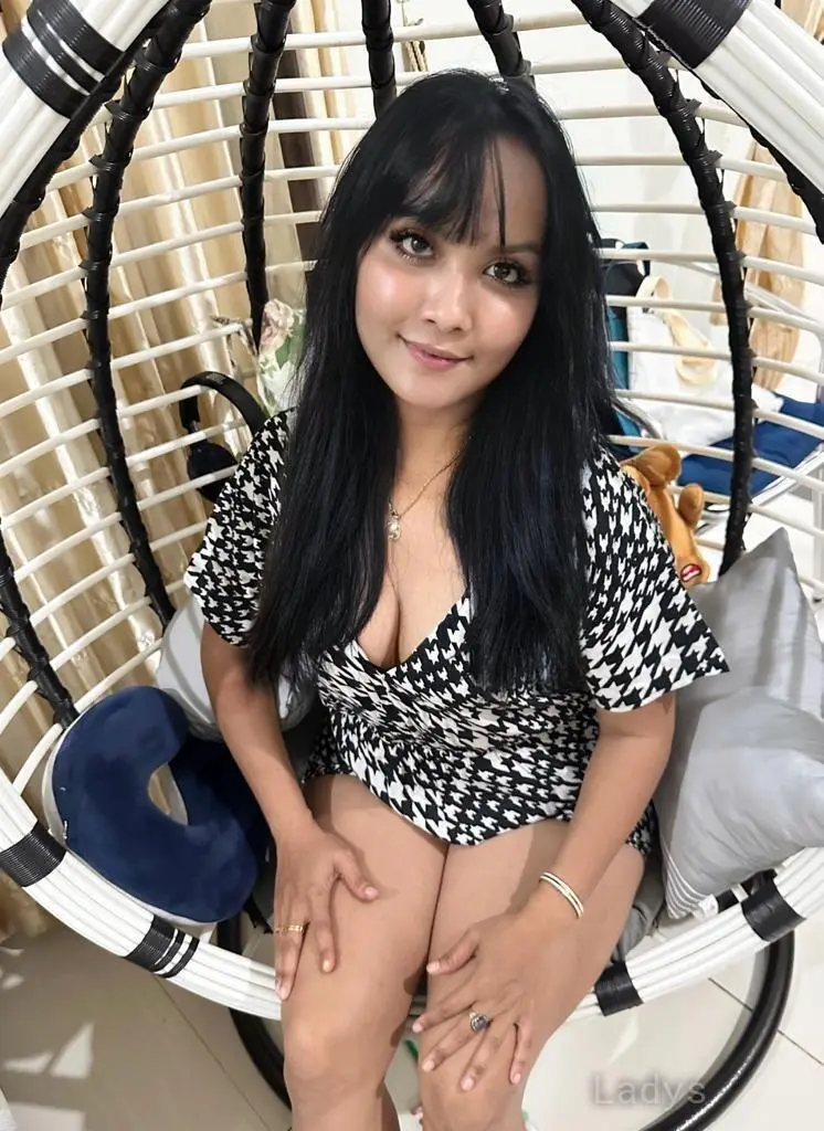 Namira (37) – Call Girl & Independent Escort Service in Penang - Gallery Photo 5