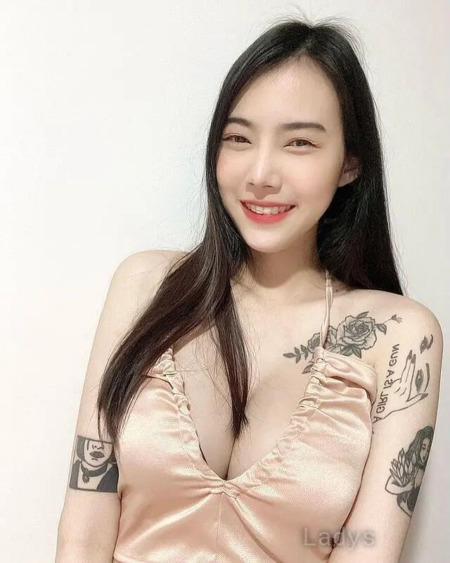 Olivia (23) – Call Girl & Independent Escort Service in Penang - Gallery Photo 5