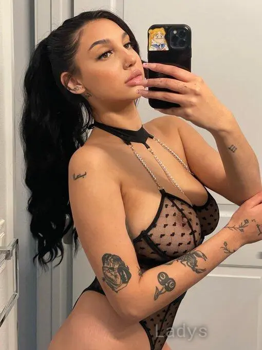 Karley Peniche (29) – Call Girl & Independent Escort Service in Peniche - Gallery Photo 3