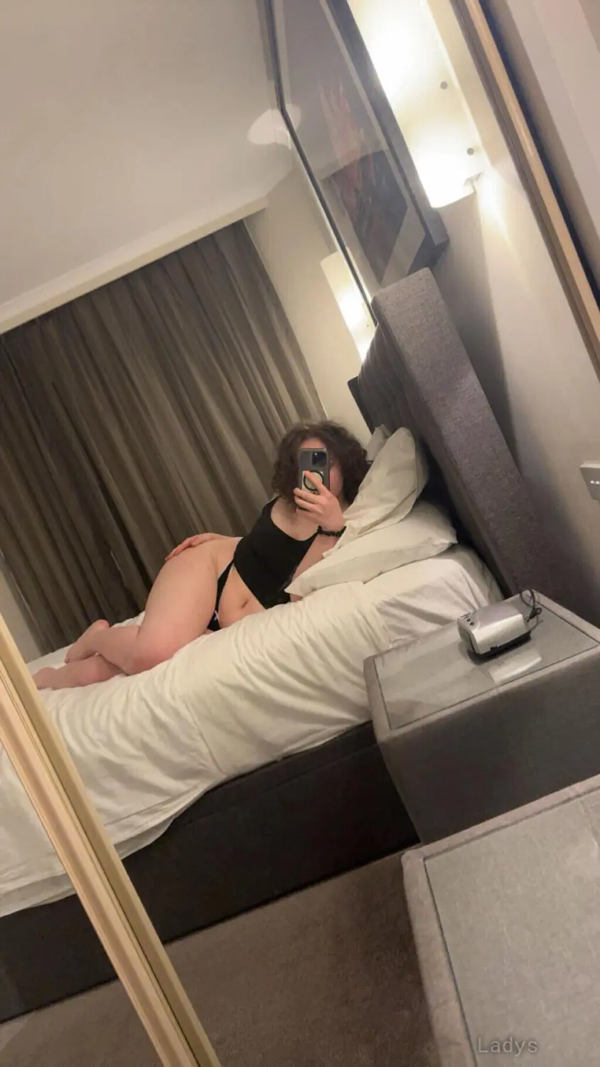 Aria Skye (20) – Call Girl & Independent Escort Service in Perth - Gallery Photo 4