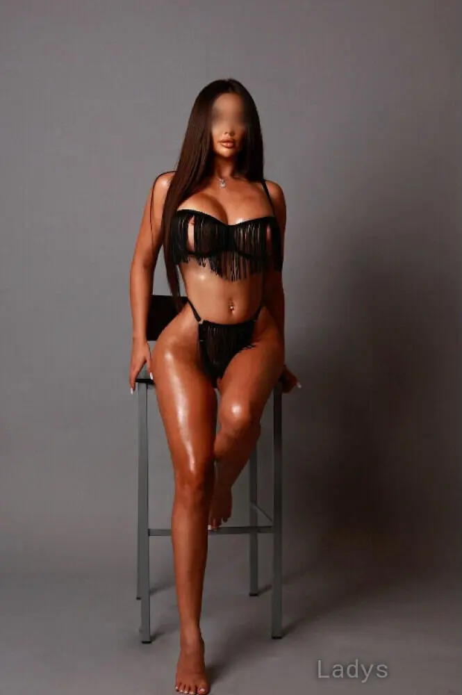 Mila Snow (20) – Call Girl & Independent Escort Service in Perth - Gallery Photo 2
