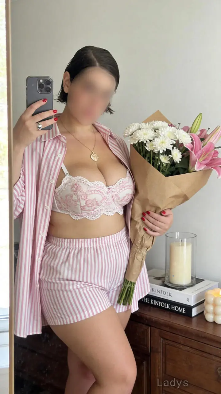 Daphne Roan (23) – Call Girl & Independent Escort Service in Perth - Gallery Photo 3