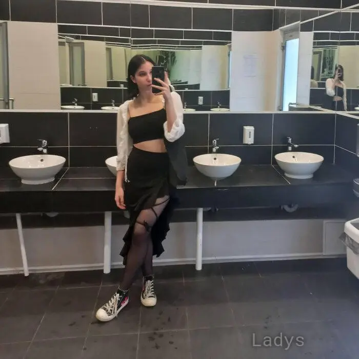 Anna (26) – Call Girl & Independent Escort Service in Pesaro - Gallery Photo 2
