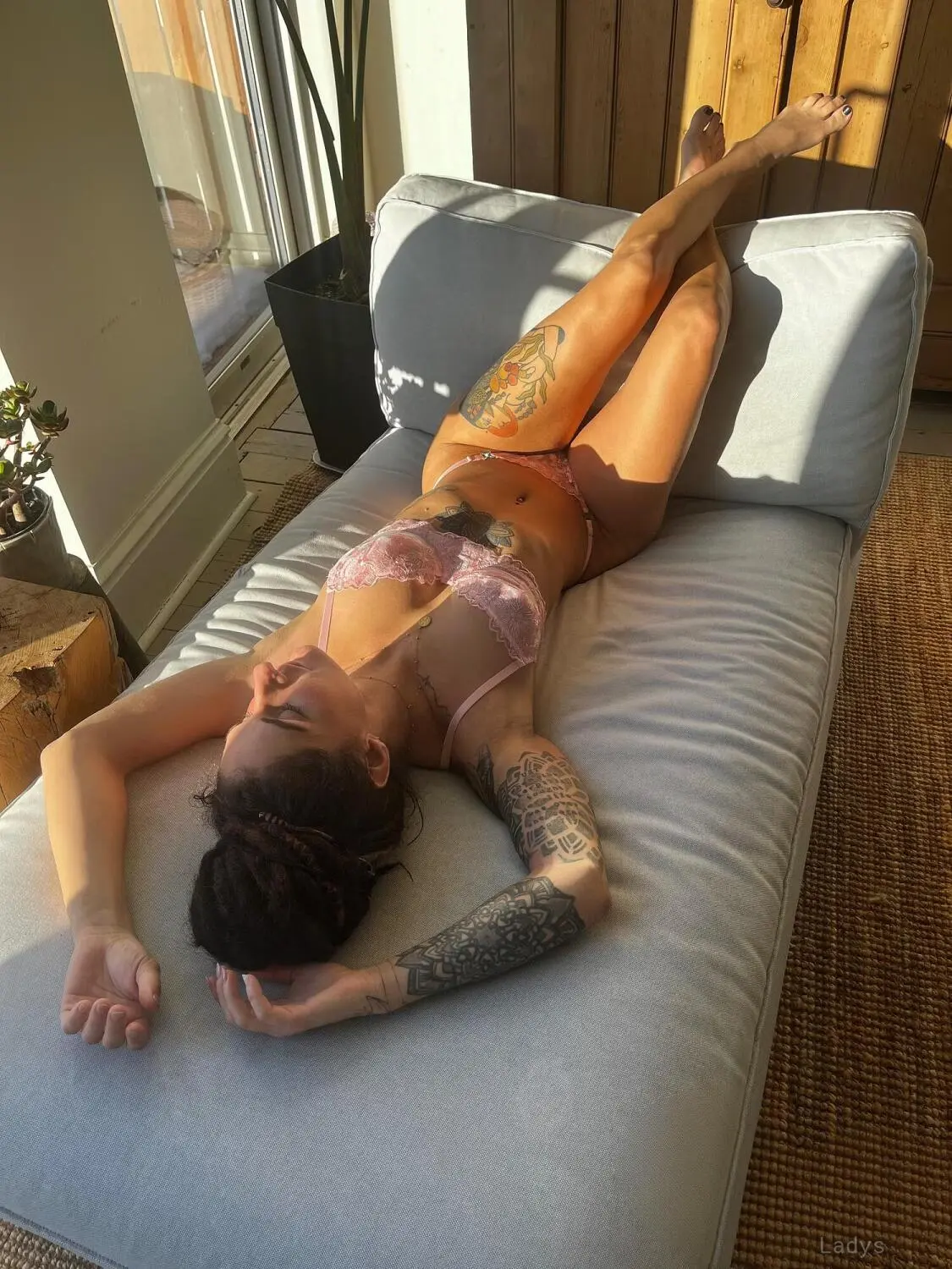 Shaya (20) – Call Girl & Independent Escort Service in Peterborough - Gallery Photo 4