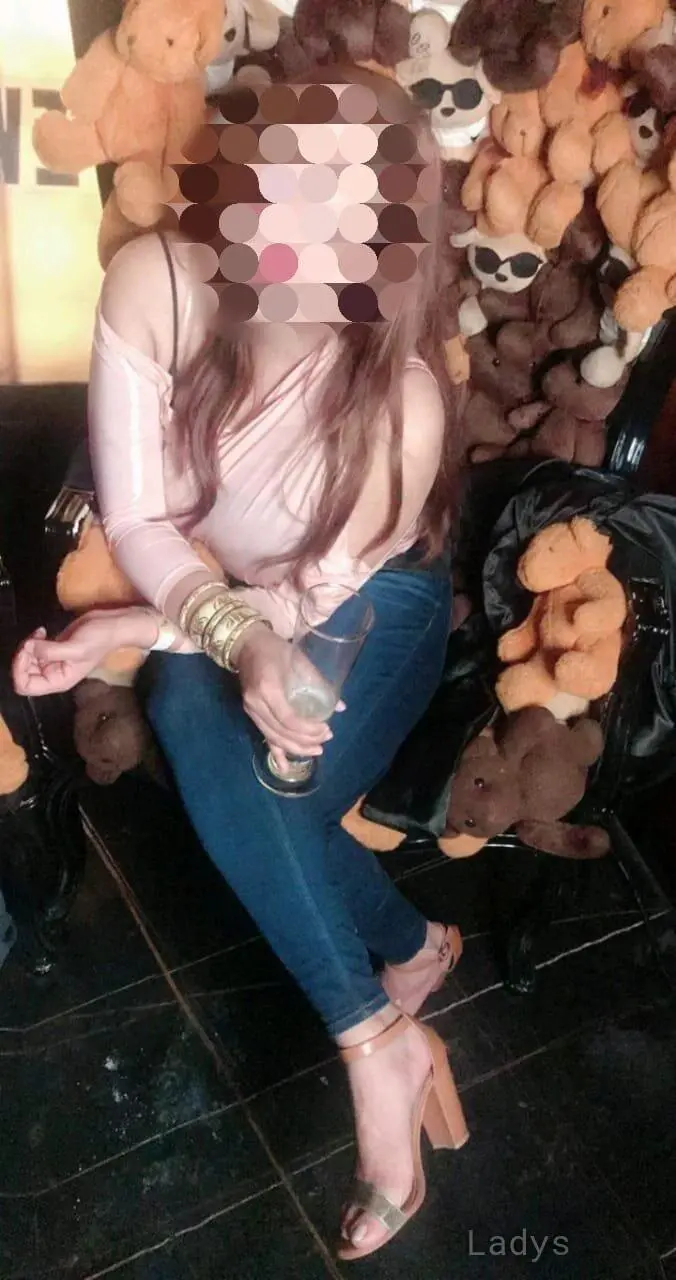 Komal (23) – Call Girl & Independent Escort Service in Peterborough - Gallery Photo 4