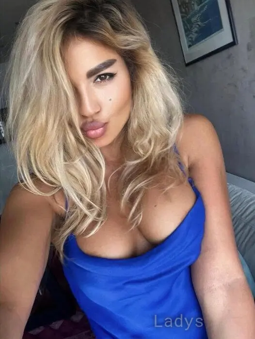 Julia (25) – Call Girl & Independent Escort Service in Phuket - Gallery Photo 4