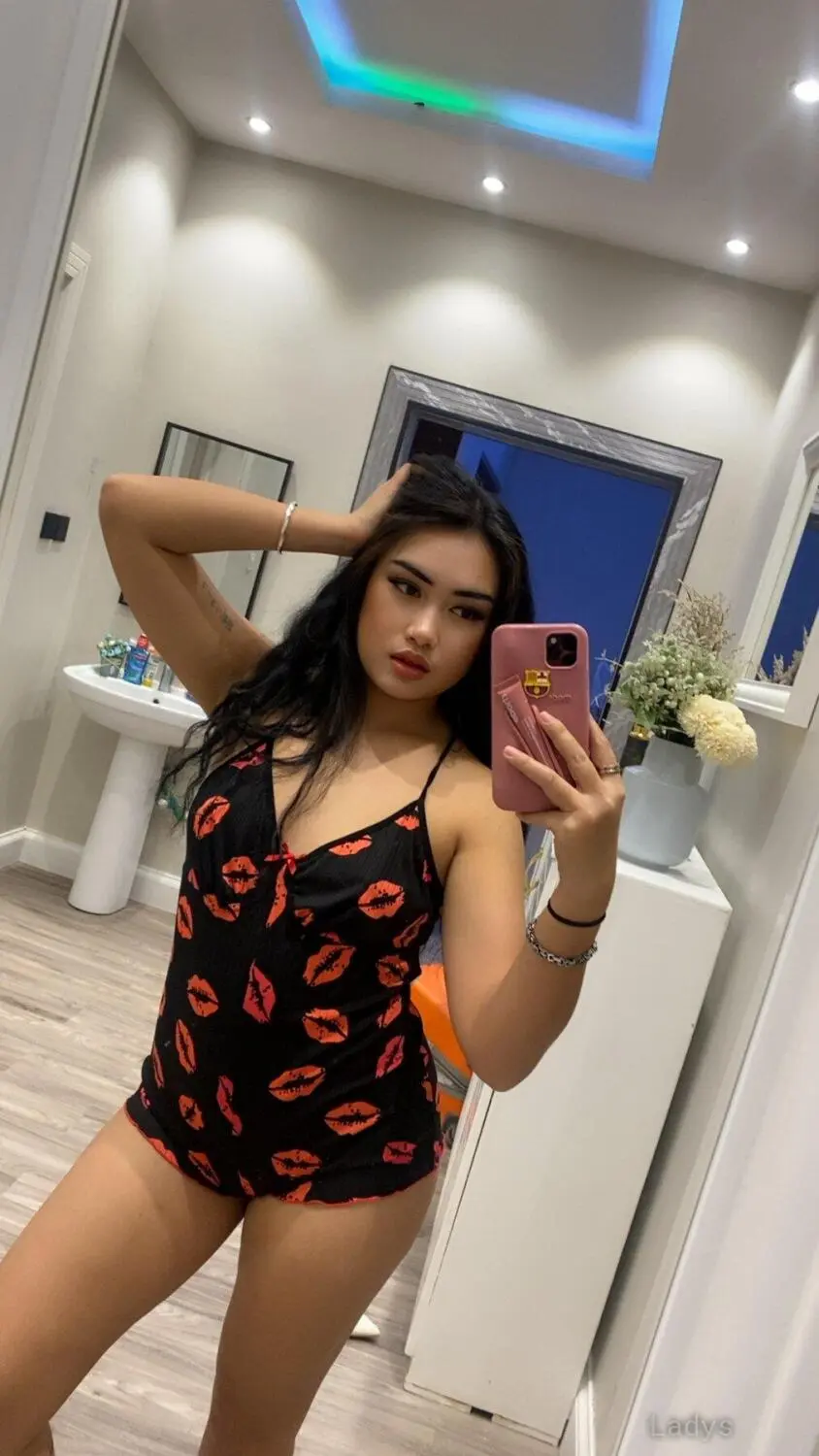 Tiya (25) – Call Girl & Independent Escort Service in Phuket - Gallery Photo 6
