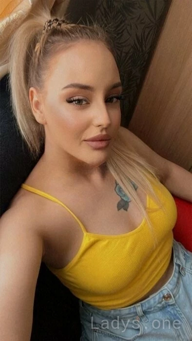 Delia (25) – Call Girl & Independent Escort Service in Piteşti - Gallery Photo 4