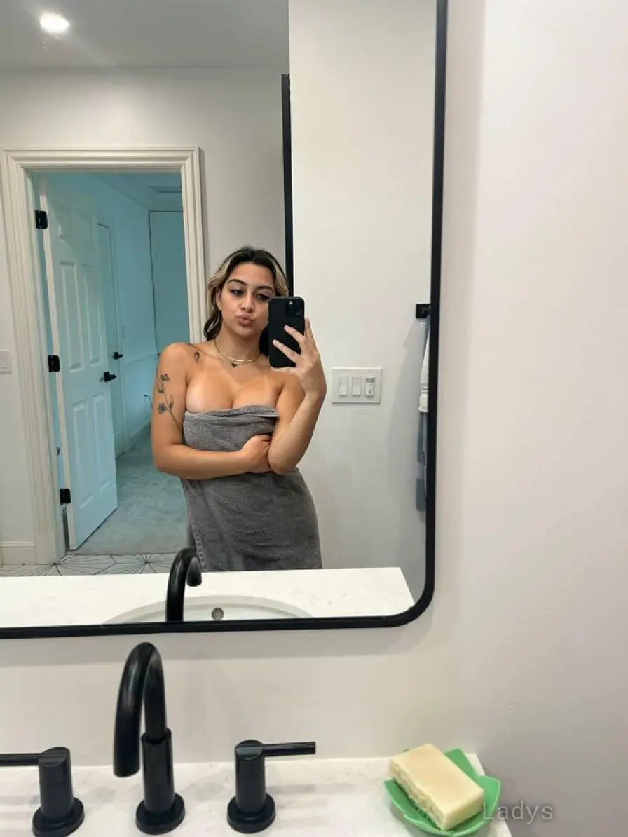 Mira (23) – Call Girl & Independent Escort Service in Pittsburgh - Gallery Photo 3