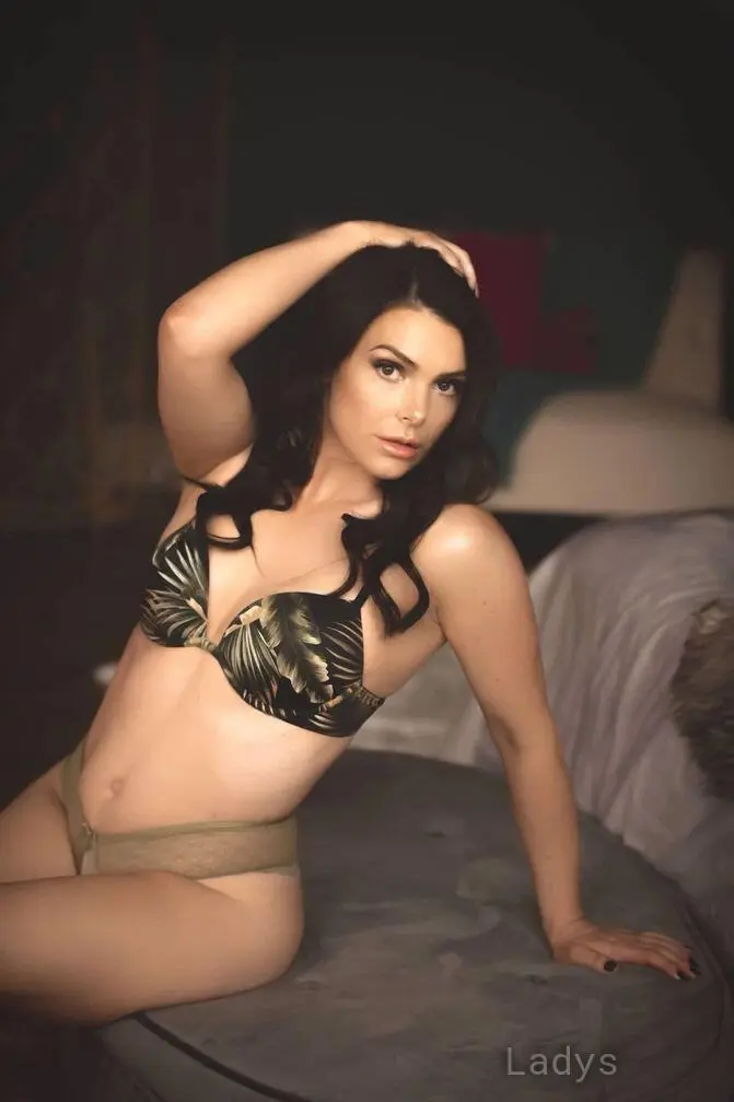 Vanessa (32) – Call Girl & Independent Escort Service in Pittsburgh - Gallery Photo 3