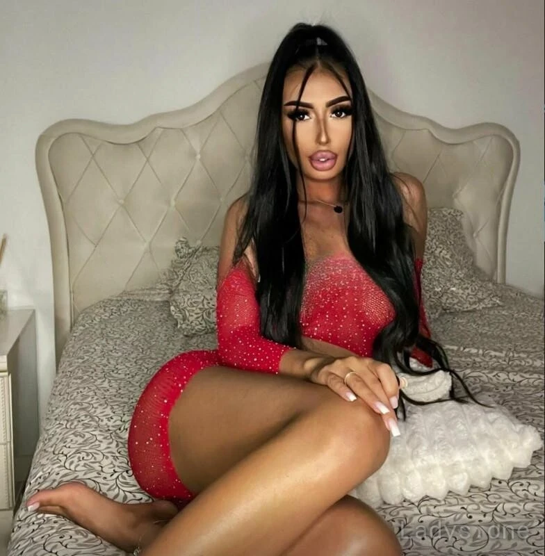 Rebecca (19) – Call Girl & Independent Escort Service in Poissy - Gallery Photo 4