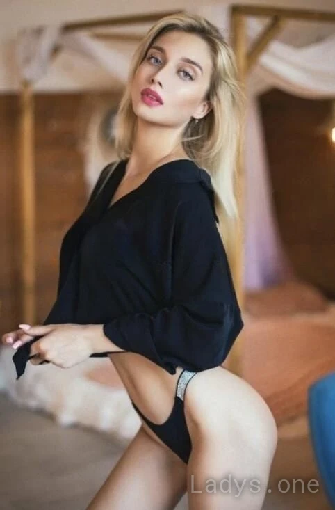 Carolina (29) – Call Girl & Independent Escort Service in Poissy - Gallery Photo 4