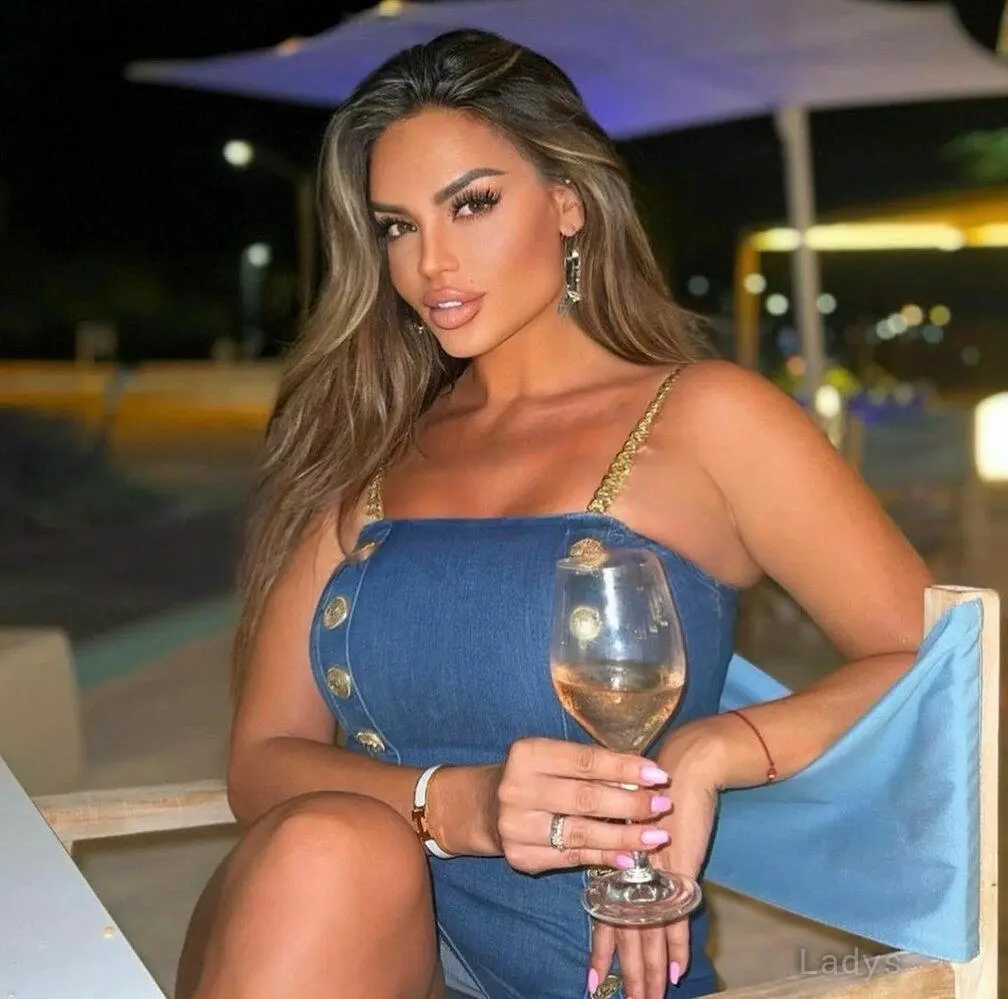 Alice Sky (22) – Call Girl & Independent Escort Service in Pompano Beach - Gallery Photo 4