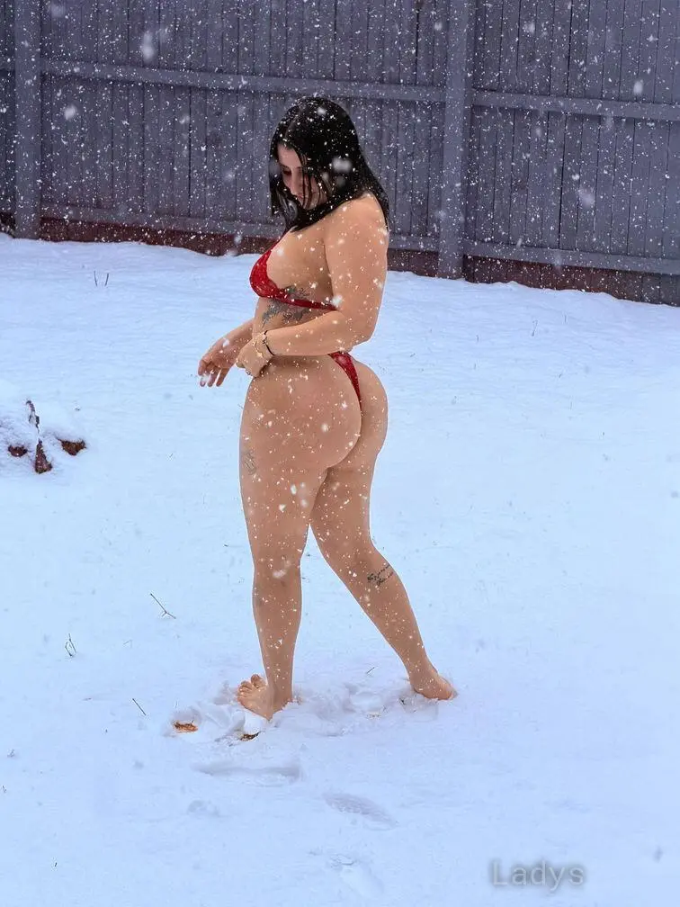 Lia (25) – Call Girl & Independent Escort Service in Pompano Beach - Gallery Photo 3