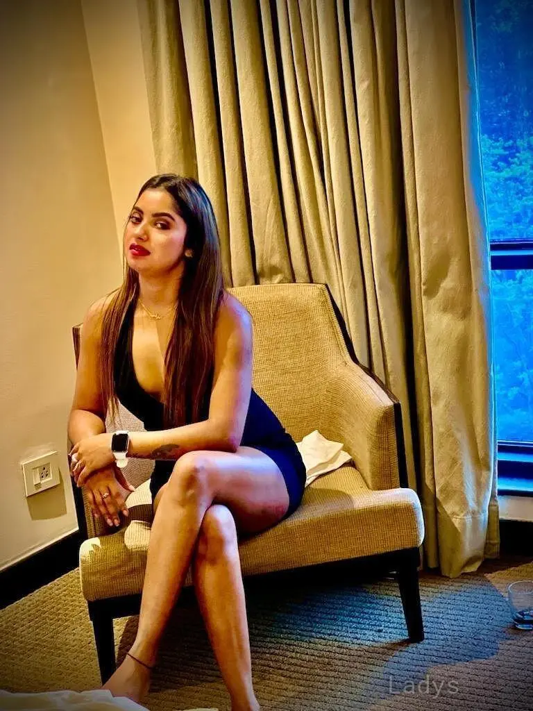 Julia (22) – Call Girl & Independent Escort Service in Pondicherry - Gallery Photo 3