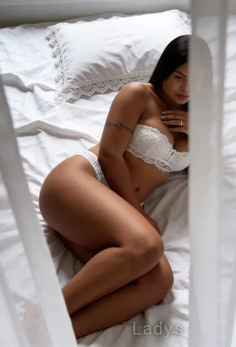 Julia (26) – Call Girl & Independent Escort Service in Porec - Gallery Photo 2