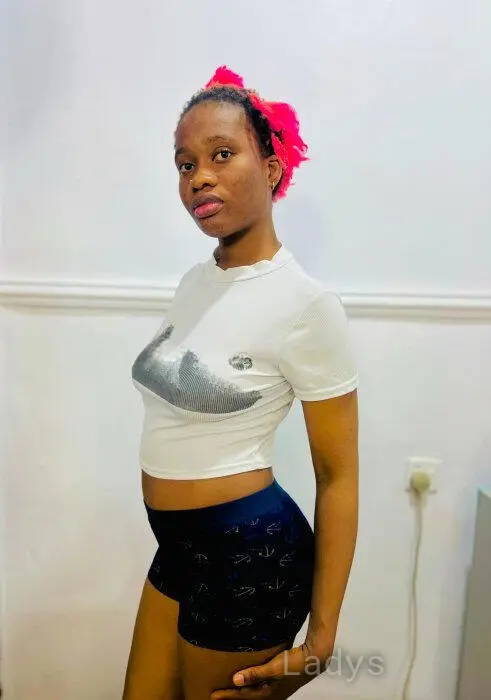 Dora (22) – Call Girl & Independent Escort Service in Porec - Gallery Photo 2