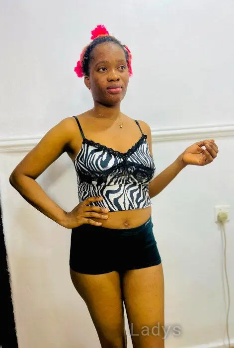 Dora (22) – Call Girl & Independent Escort Service in Porec - Gallery Photo 3