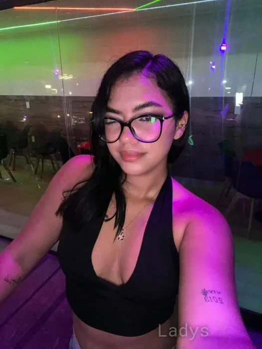 Claudia (21) – Call Girl & Independent Escort Service in Prague - Gallery Photo 2