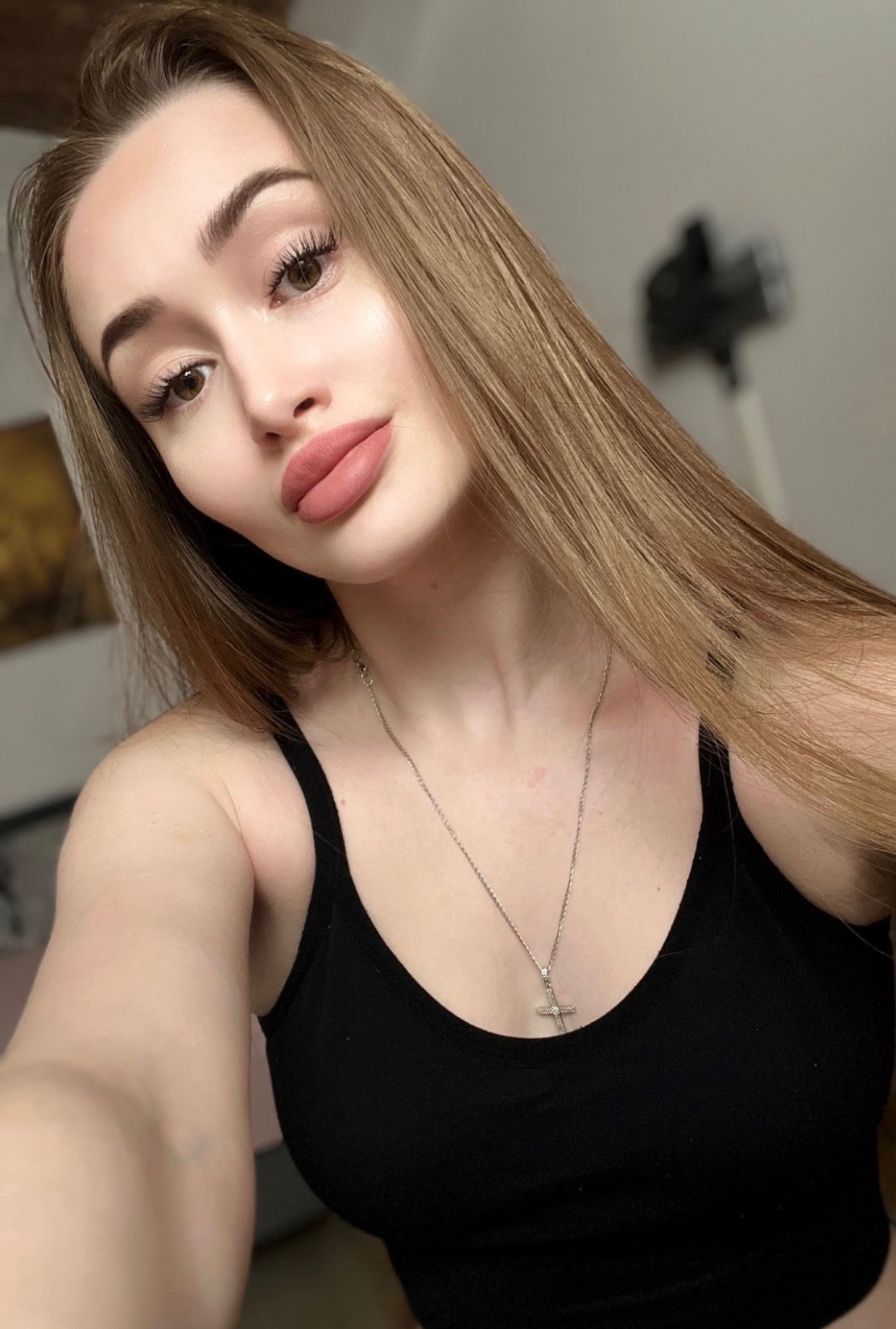 Nora (18) – Call Girl & Independent Escort Service in Prague - Gallery Photo 5