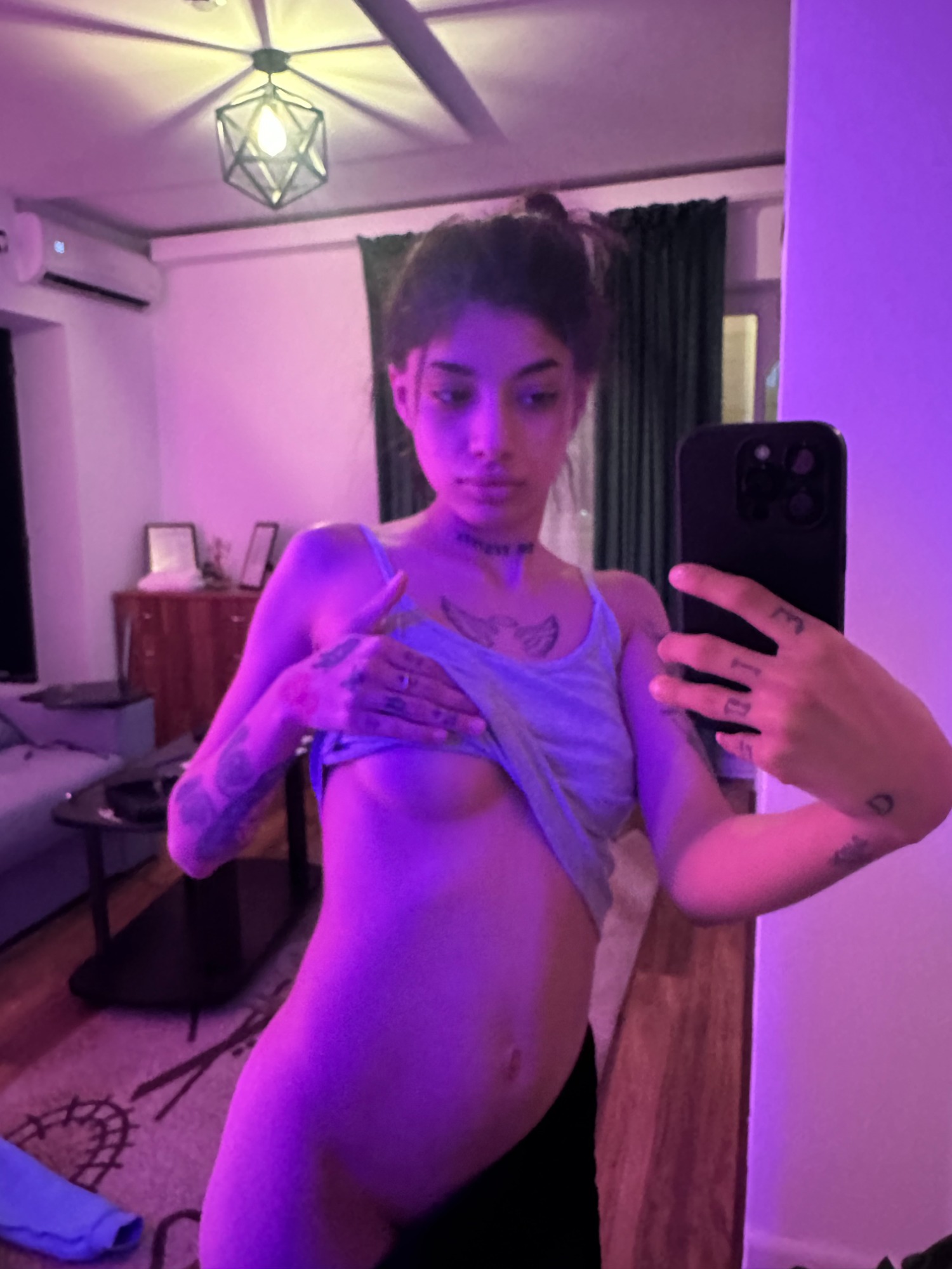 Sarah (18) – Call Girl & Independent Escort Service in Prague - Gallery Photo 7