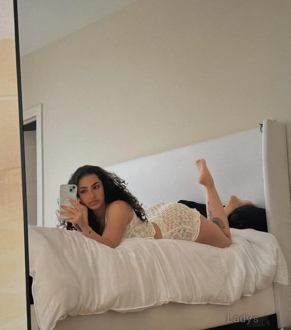 Sophie (26) – Call Girl & Independent Escort Service in Prague - Gallery Photo 8