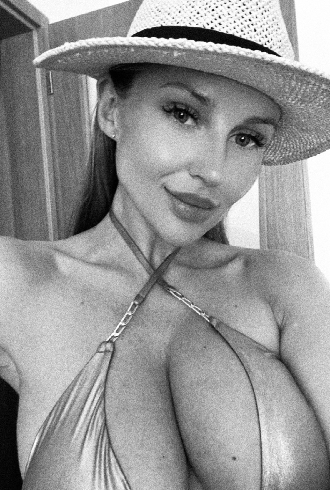 Ekaterina Kate (18) – Call Girl & Independent Escort Service in Prague - Gallery Photo 2