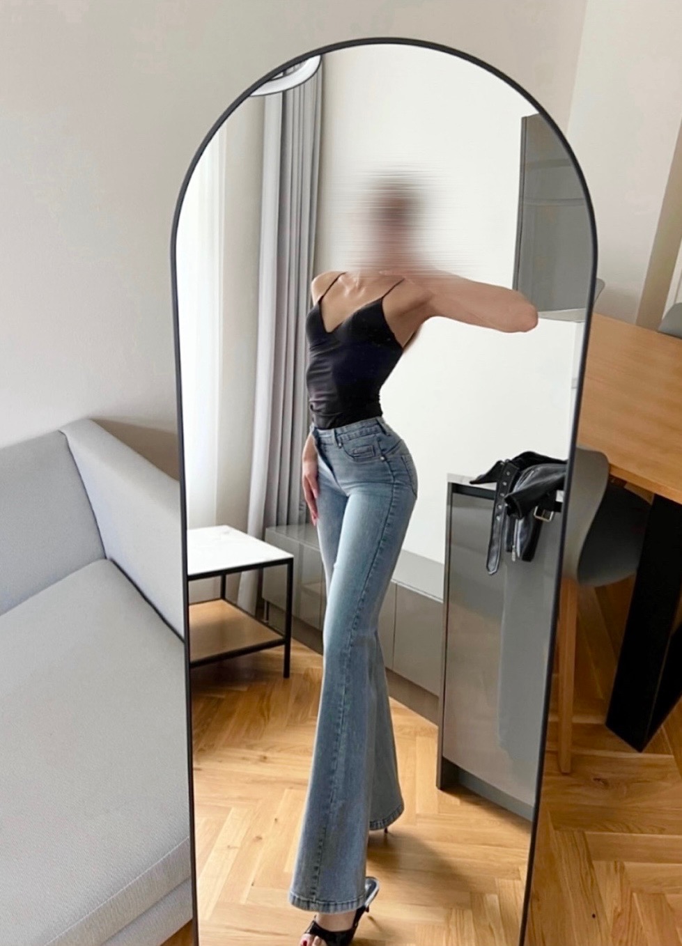Julie (20) – Call Girl & Independent Escort Service in Prague - Gallery Photo 3