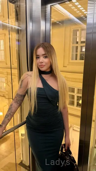 Hania (20) – Call Girl & Independent Escort Service in Prague - Gallery Photo 2