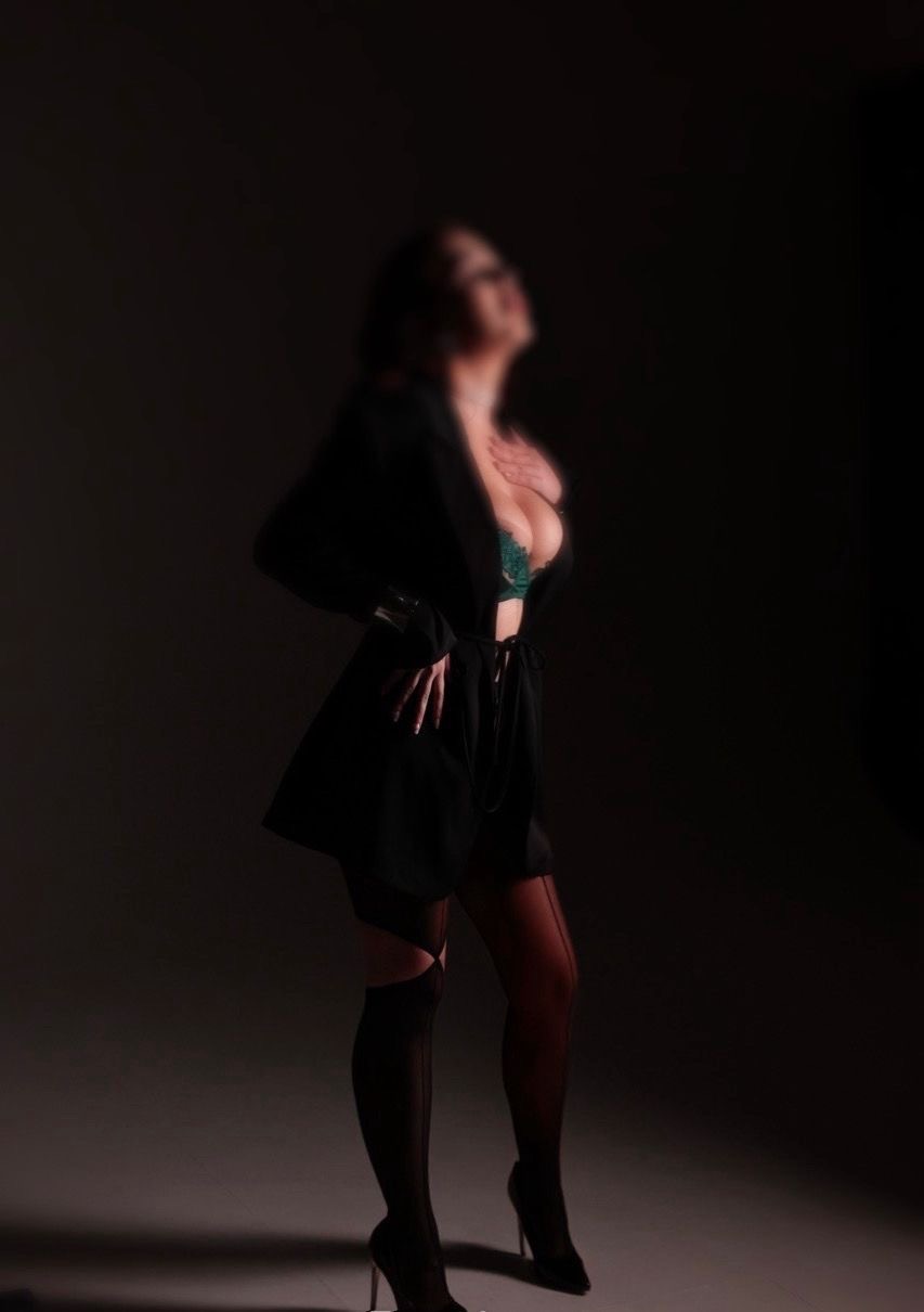 Cristina (18) – Call Girl & Independent Escort Service in Prague - Gallery Photo 4