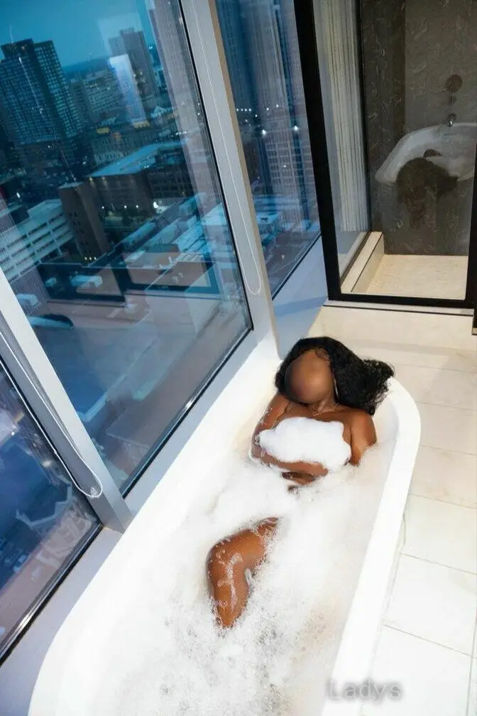 Lovely Nadia (26) – Call Girl & Independent Escort Service in Providence - Gallery Photo 5