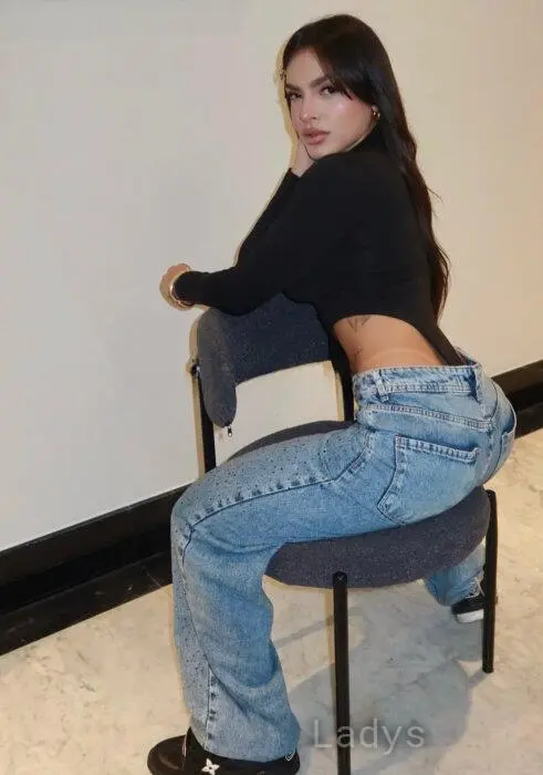 Juju (22) – Call Girl & Independent Escort Service in Pula - Gallery Photo 3