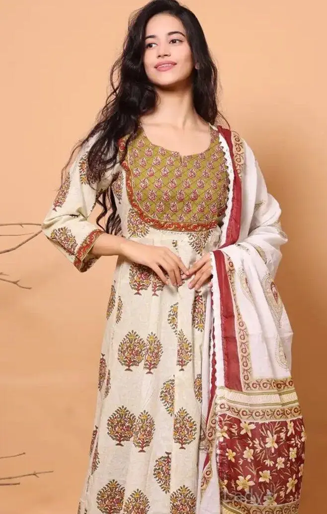 Aavani (22) – Call Girl & Independent Escort Service in Pune - Gallery Photo 4