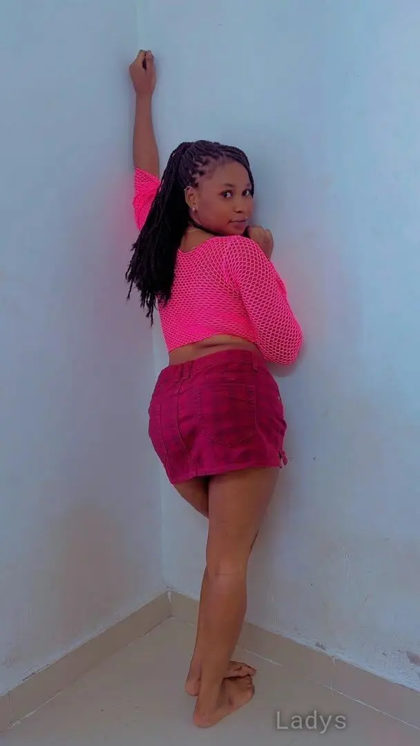 Petra (24) – Call Girl & Independent Escort Service in Pune - Gallery Photo 3