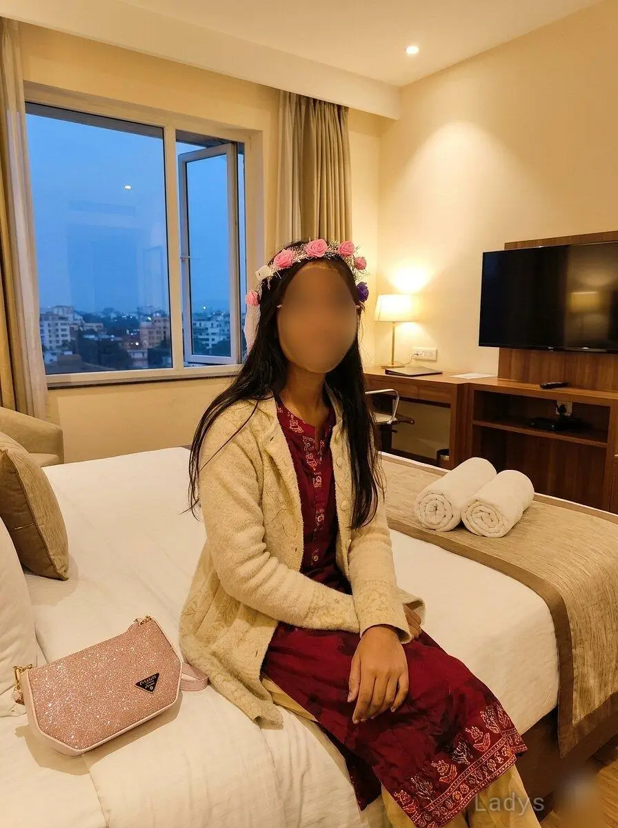 Hema (24) – Call Girl & Independent Escort Service in Pune - Gallery Photo 2
